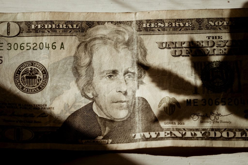 Photo passive money